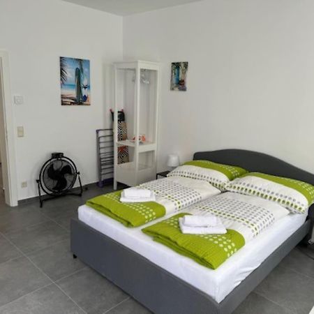 Ferienwohnung Klein Aber Fein Mit Terrasse Wien Exterior foto