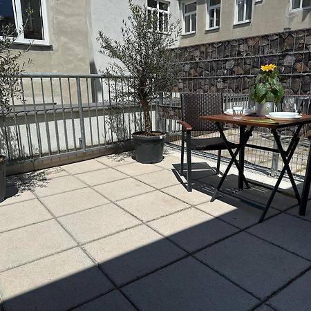 Ferienwohnung Klein Aber Fein Mit Terrasse Wien Exterior foto
